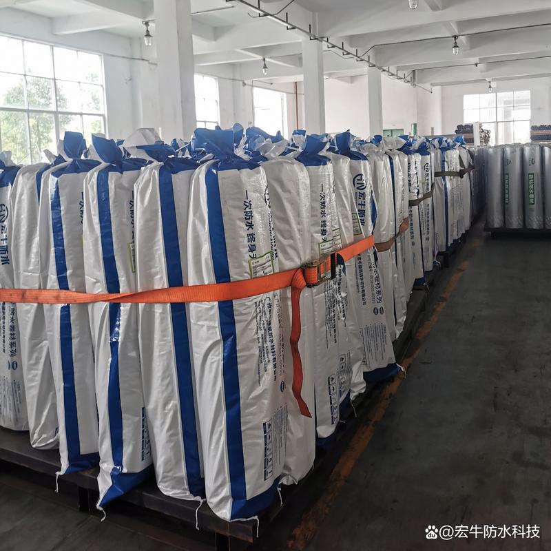 抗拉耐老化且自愈合,湿铺施工适应性强,是建筑防水的革新选择